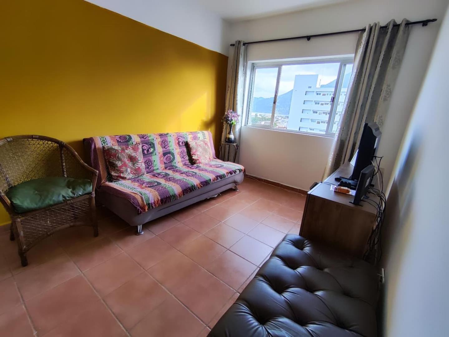 Apartamento inteiro em Peruíbe no centro, próx a praia Exterior foto